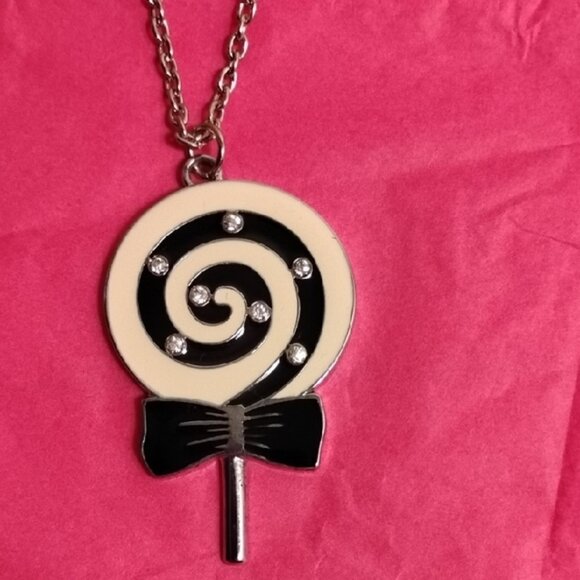 Black and Silver Swirl Pendant Necklace - Picture 2 of 3